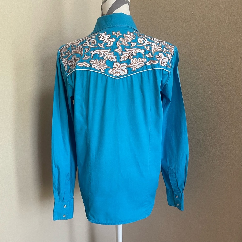 Women's Blue Embroidered Pearl Snap Long Sleeve Western Shirt - Size: Medium - Picture 3 of 9